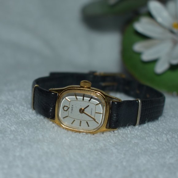 Timex Accessories - Rare Vintage 1970's Timex Q Watch with Lizard Band